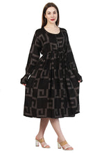 Load image into Gallery viewer, New Women Maze Print Long Sleeve Maxi Rayon Dress
